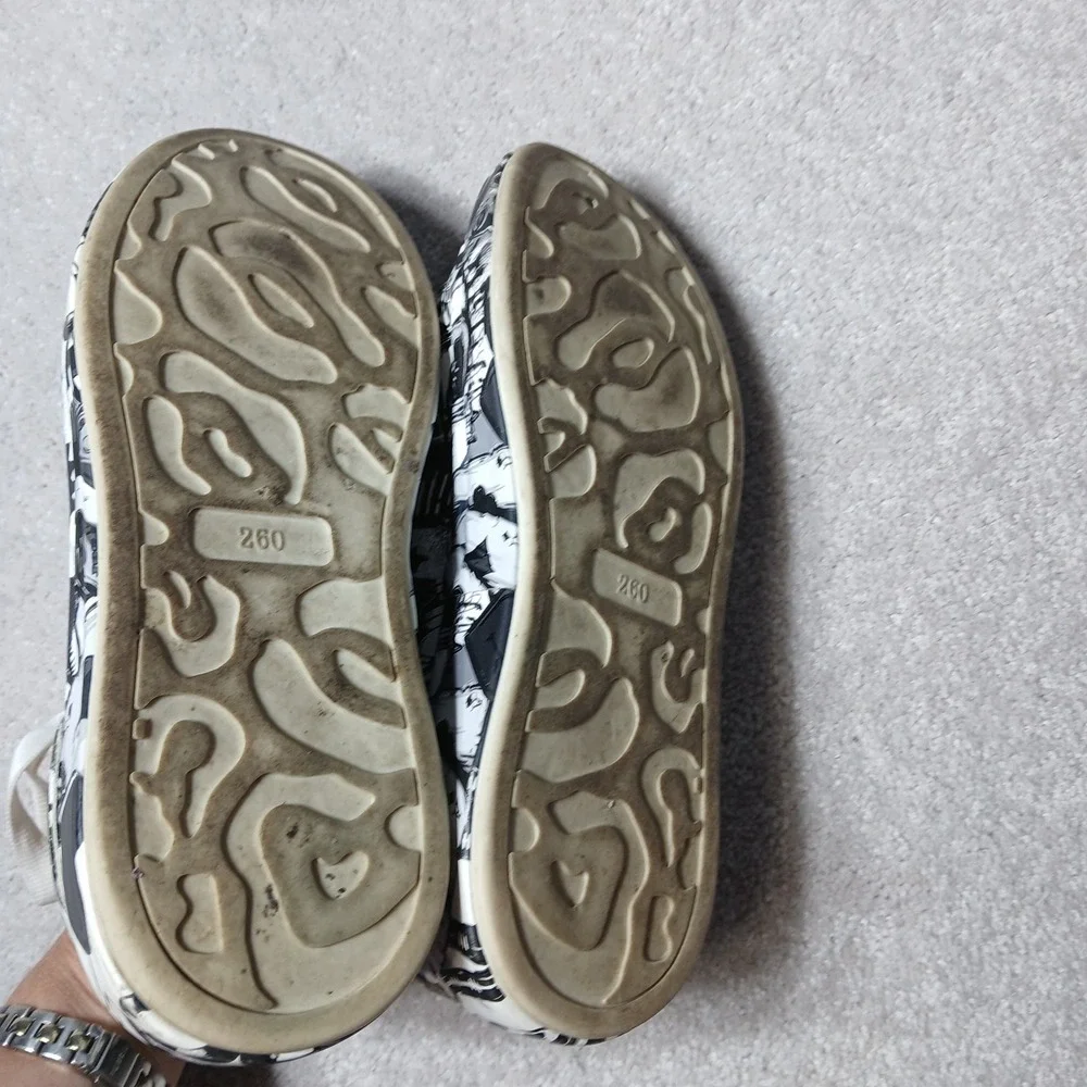 Funky Sneaker Graphics Women's 8.5 Black White Gray Love Card Heart LaceUp